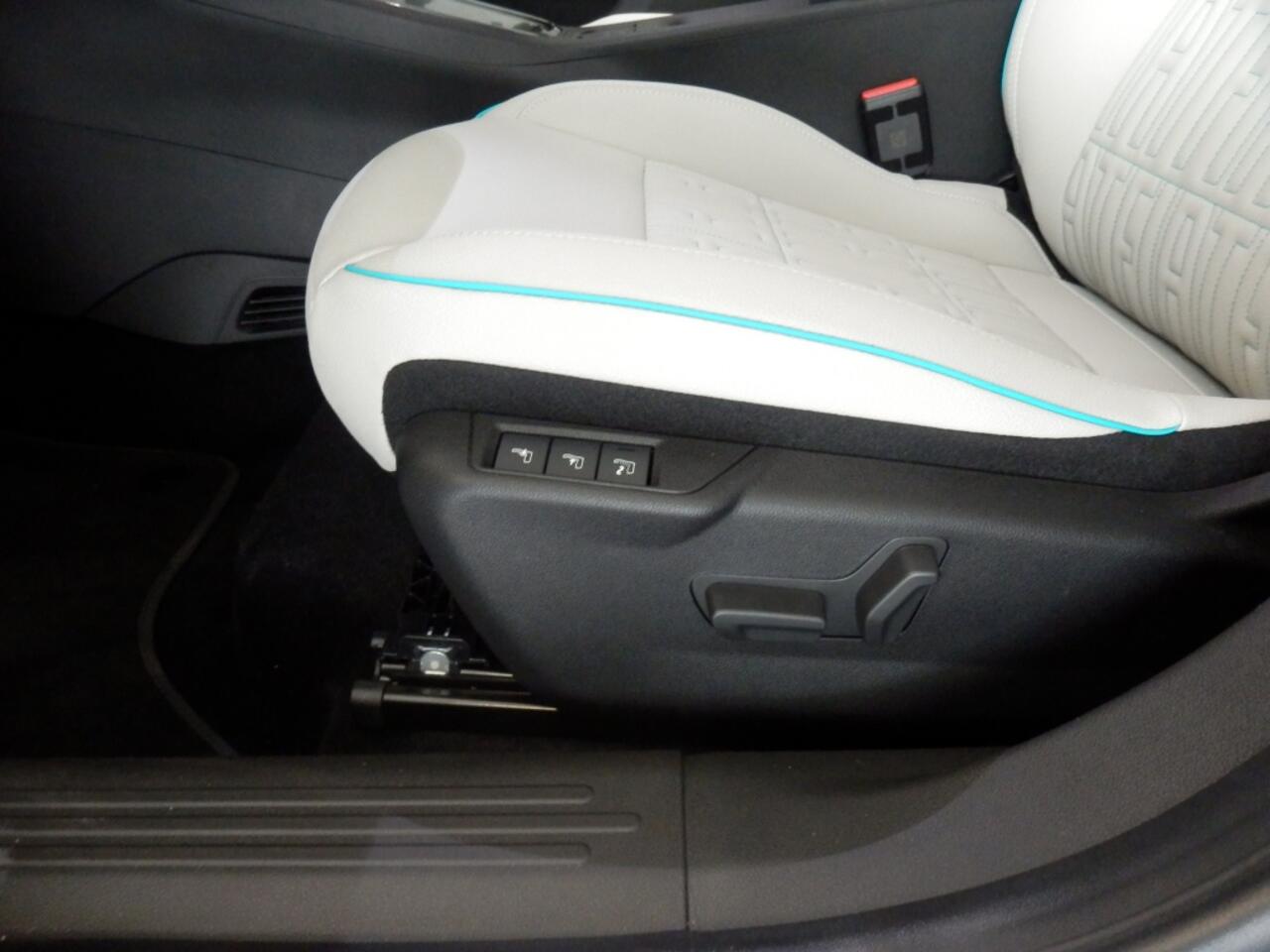 Fiat 600 136 pk. Hybride | La prima | 360 camera | Massage stoel |