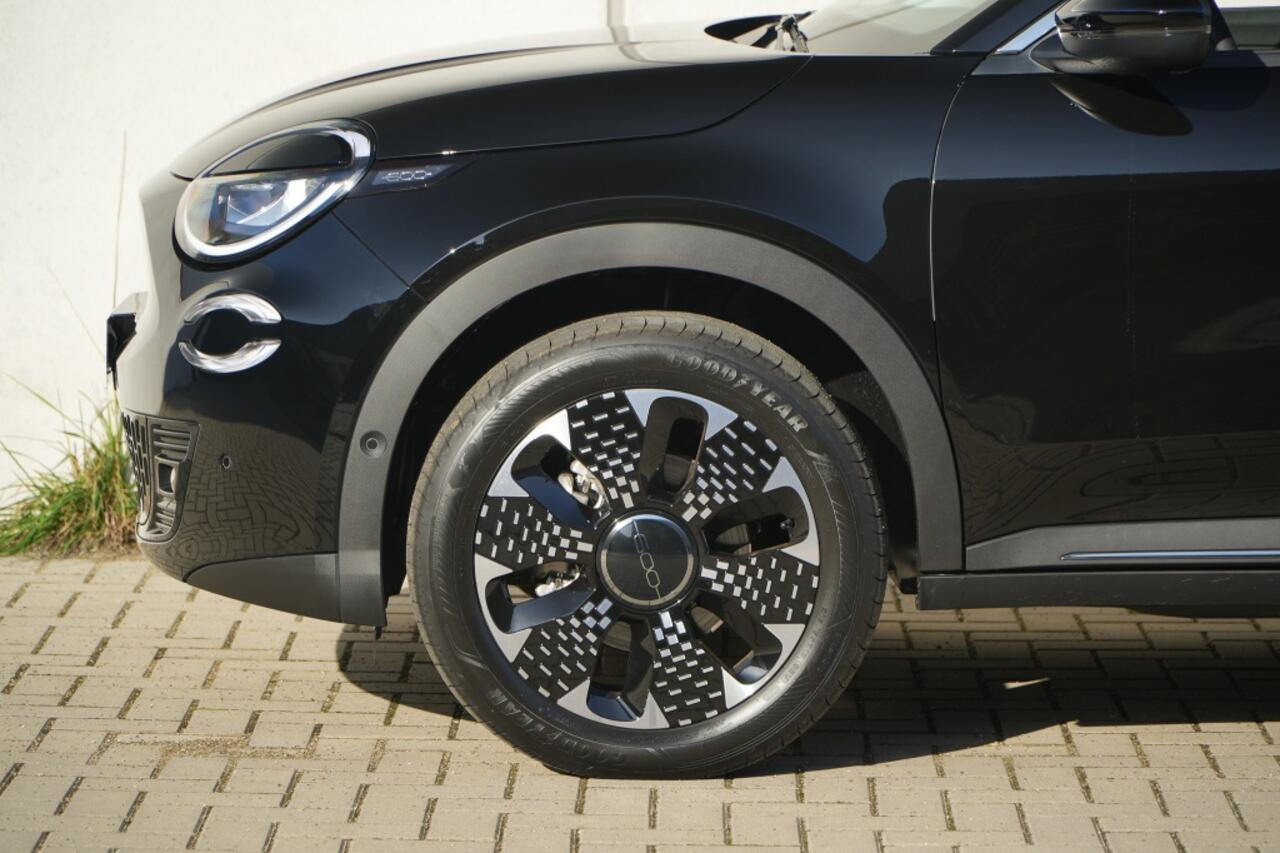 Fiat 600 600e La Prima 54 kWh | Navi | Camera | Carplay | 18"