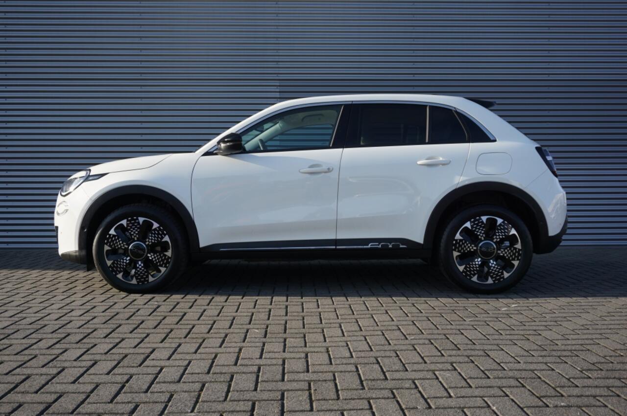 Fiat 600 1.2 Hybrid La Prima Automaat LEDER | CLIMA | MEEST LUXE!