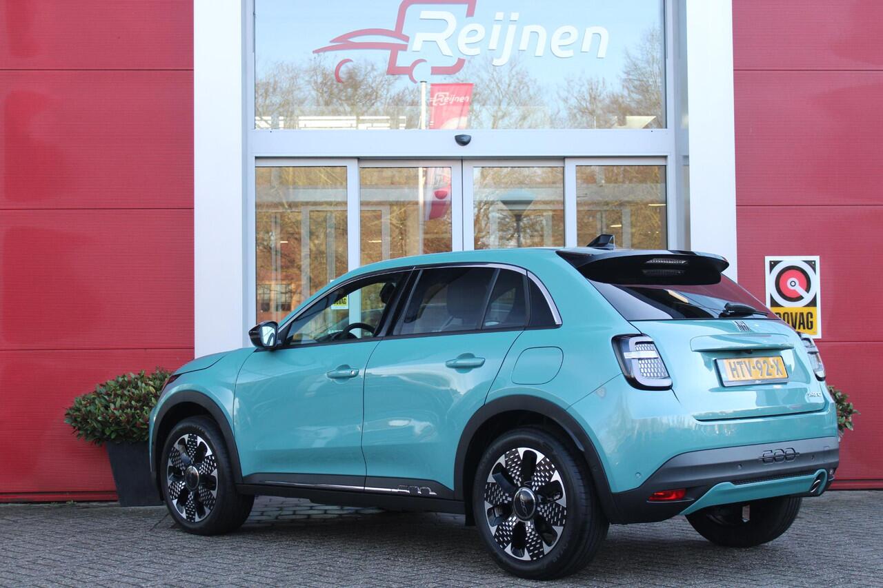 Fiat 600 1.2 HYbrid 110PK LA PRIMA | ELEKTRISCH VERSTELBARE BESTUURDERSTOEL MET MASSAGEFUNCTIE | NAVIGATIE | DODEHOEK DETECTIE | ELEKTRISCHE ACHTERKLEP | LEDKOPLAMPEN-MISTLAMPEN | LED ACHTERLICHTEN | PACK COMFORT: ACHTERUITRIJCAMERA / PARKEERSENSOREN VOOR-ACHTER /