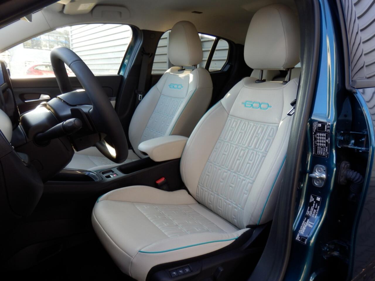 Fiat 600 101PK Hybrid La Prima | 360 camera | Massagestoel | Compleet |