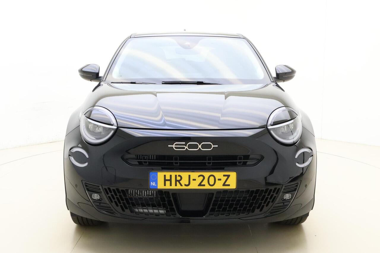 Fiat 600 Hybrid 110pk Automaat La Prima | Navigatie | Apple Carplay/Android Auto | Stuur- en stoelverwarming | Climate Control | Adaptieve Cruise Control | Voorruitverwarming