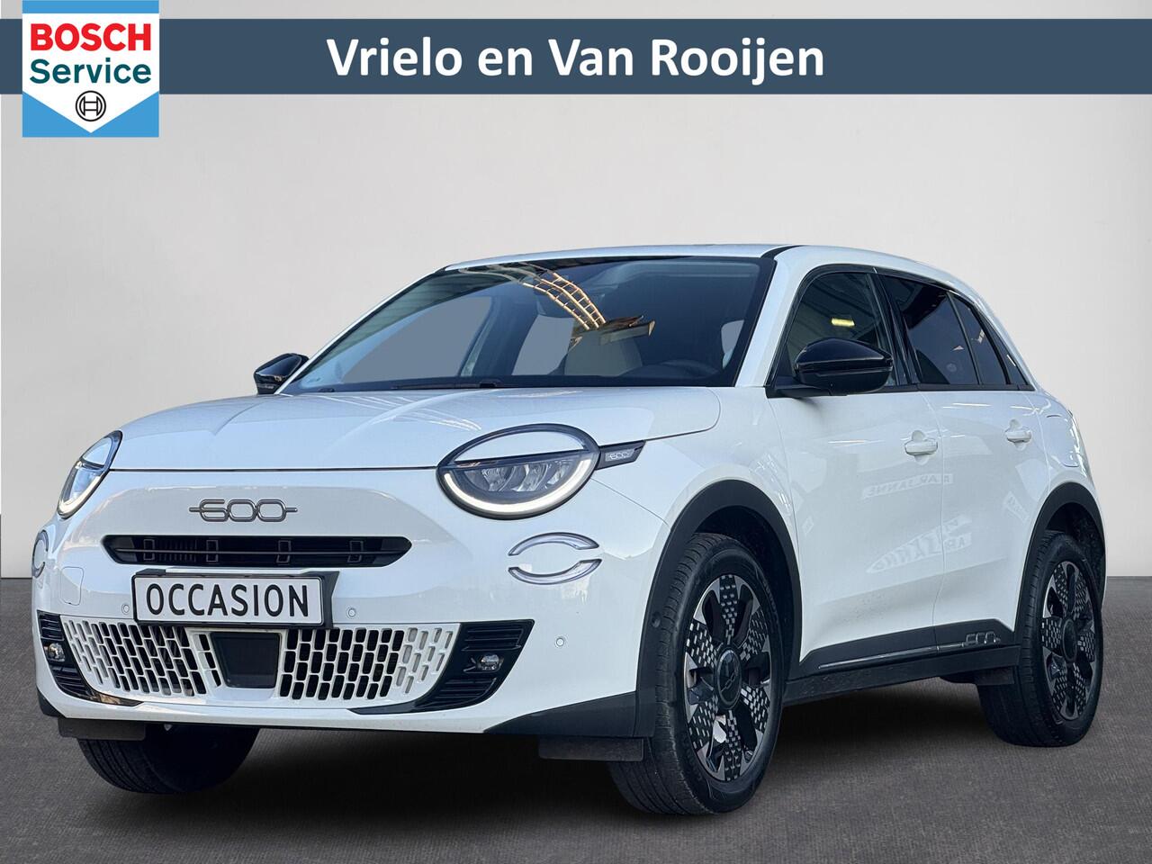 Fiat 600 1.2 Hybrid La Prima | Leer | ACC | Stoelverwarming | Massage | Clima | Camera | Navi | Elektrische achterklep | ( Vestiging - Nieuwegein )