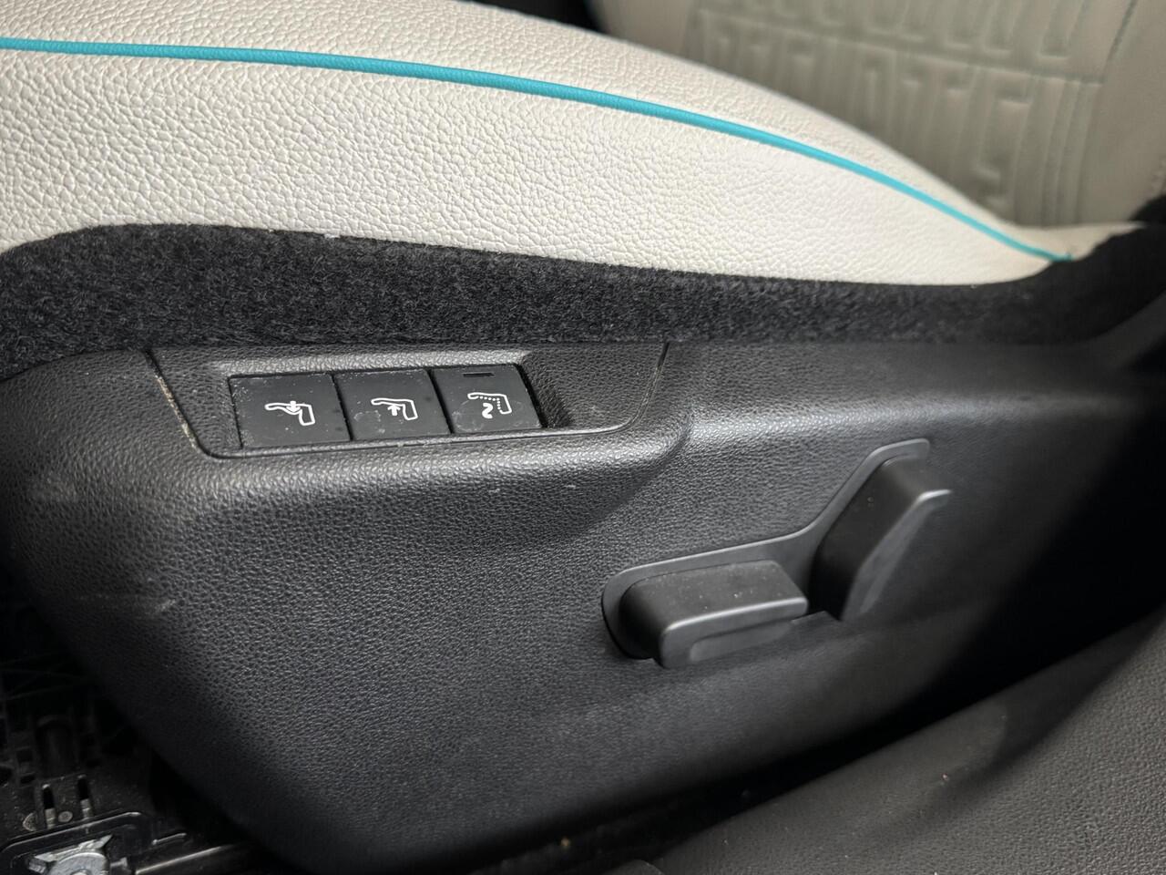 Fiat 600 1.2 Hybrid La Prima | Leer | ACC | Stoelverwarming | Massage | Clima | Camera | Navi | Elektrische achterklep | ( Vestiging - Nieuwegein )