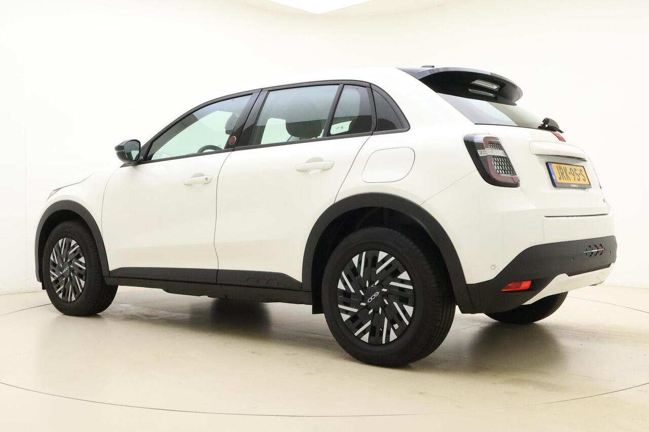 Fiat 600 600e RED 54 kWh | ¤ 10.000,- voordeel! | Apple Carplay | Climate control | Cruise control | LED koplampen | Keyless Start | Parkeersensor