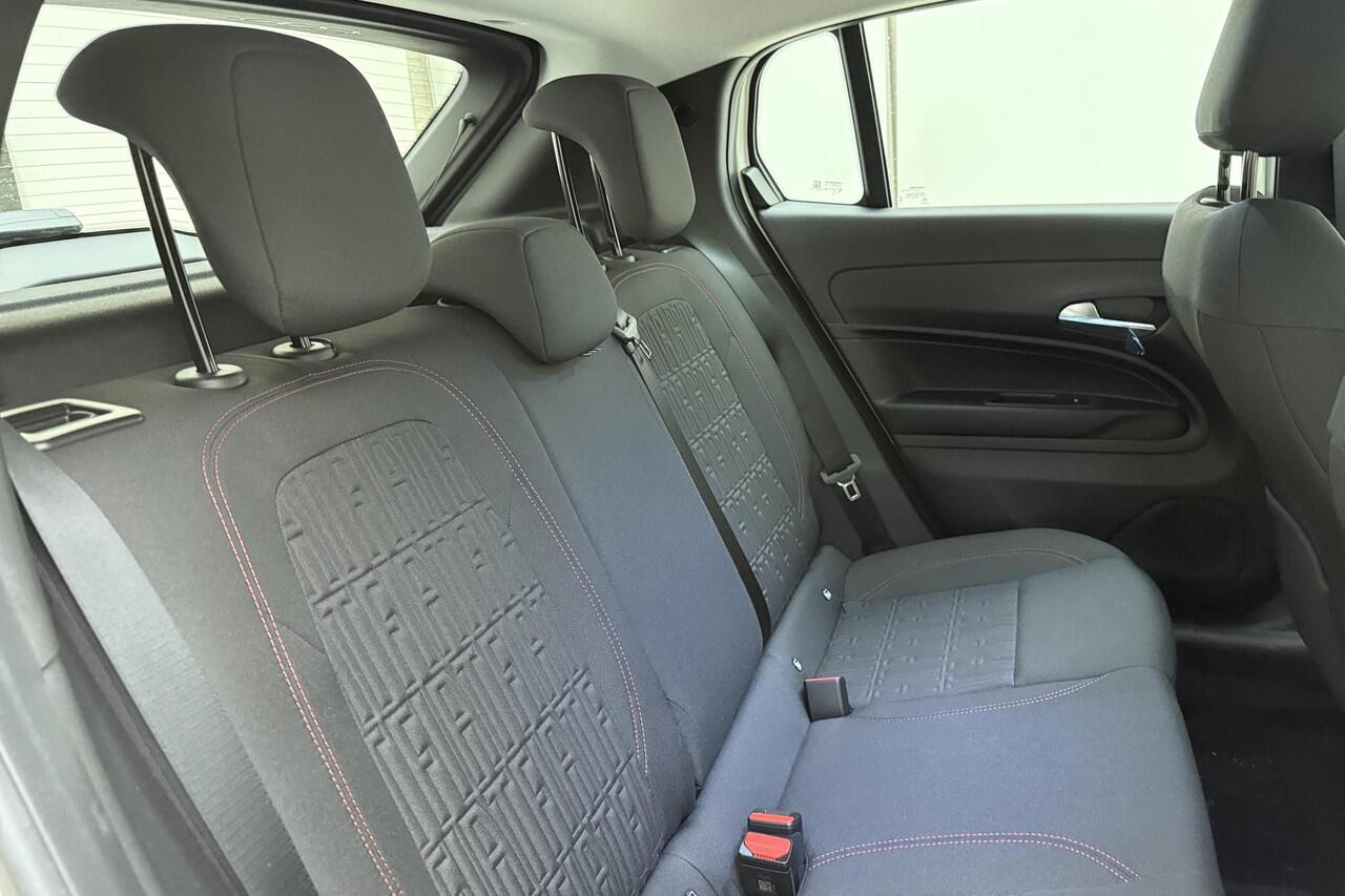 Fiat 600 600e RED 54 kWh | ¤ 10.000,- voordeel! | Apple Carplay | Climate control | Cruise control | LED koplampen | Keyless Start | Parkeersensor