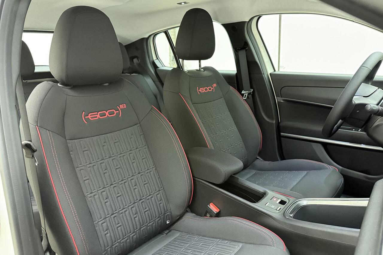 Fiat 600 600e RED 54 kWh | ¤ 10.000,- voordeel! | Apple Carplay | Climate control | Cruise control | LED koplampen | Keyless Start | Parkeersensor