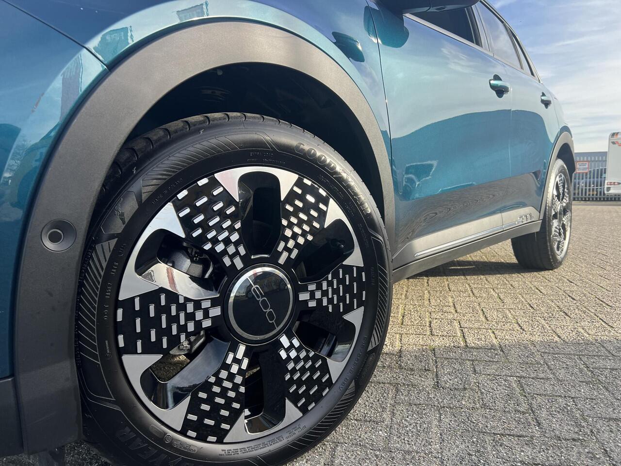 Fiat 600 1.2 Hybrid La Prima | Full option | Camera | Stoelverwarming | Leder | Carplay | Massage | Droneview | LED