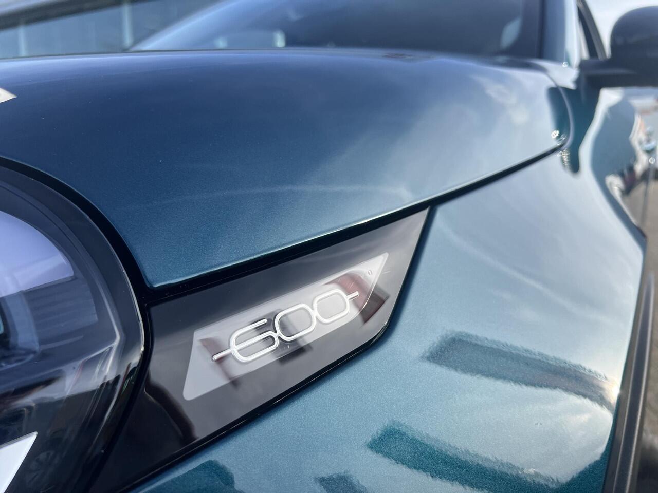 Fiat 600 1.2 Hybrid La Prima | Full option | Camera | Stoelverwarming | Leder | Carplay | Massage | Droneview | LED