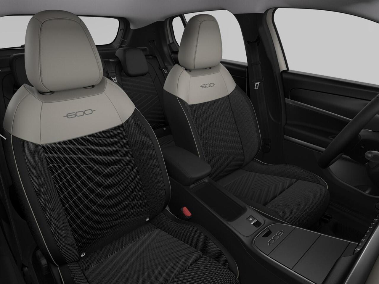 Fiat 600 1.2 145pk Hybrid ICON