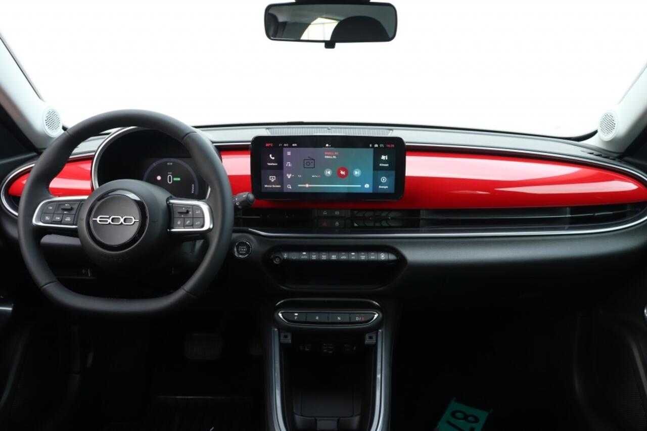 Fiat 600 600e RED 54 kWh | Carplay | Clima | Cruise | Direct Leverbaar