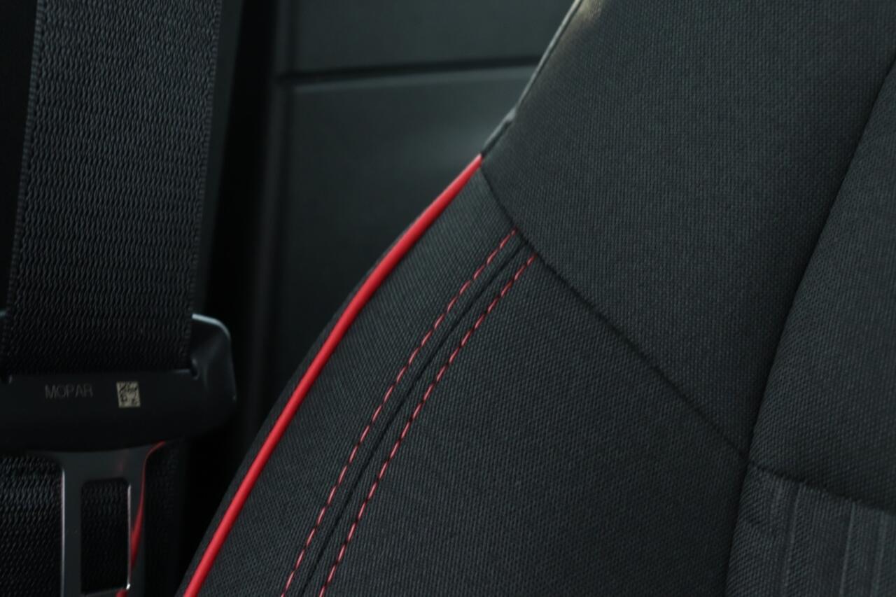 Fiat 600 600e RED 54 kWh | Carplay | Clima | Cruise | Direct Leverbaar