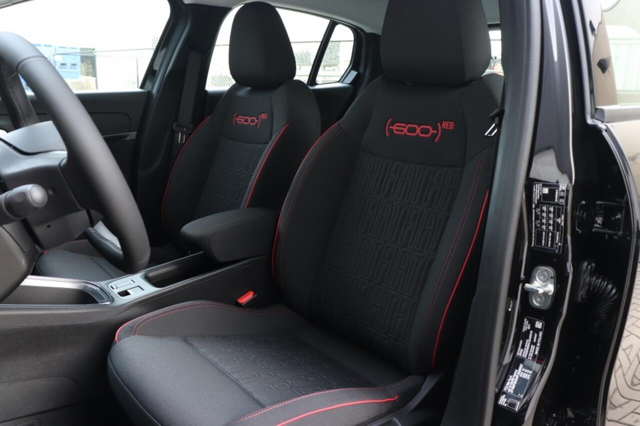 Fiat 600 600e RED 54 kWh | Carplay | Clima | Cruise | Direct Leverbaar