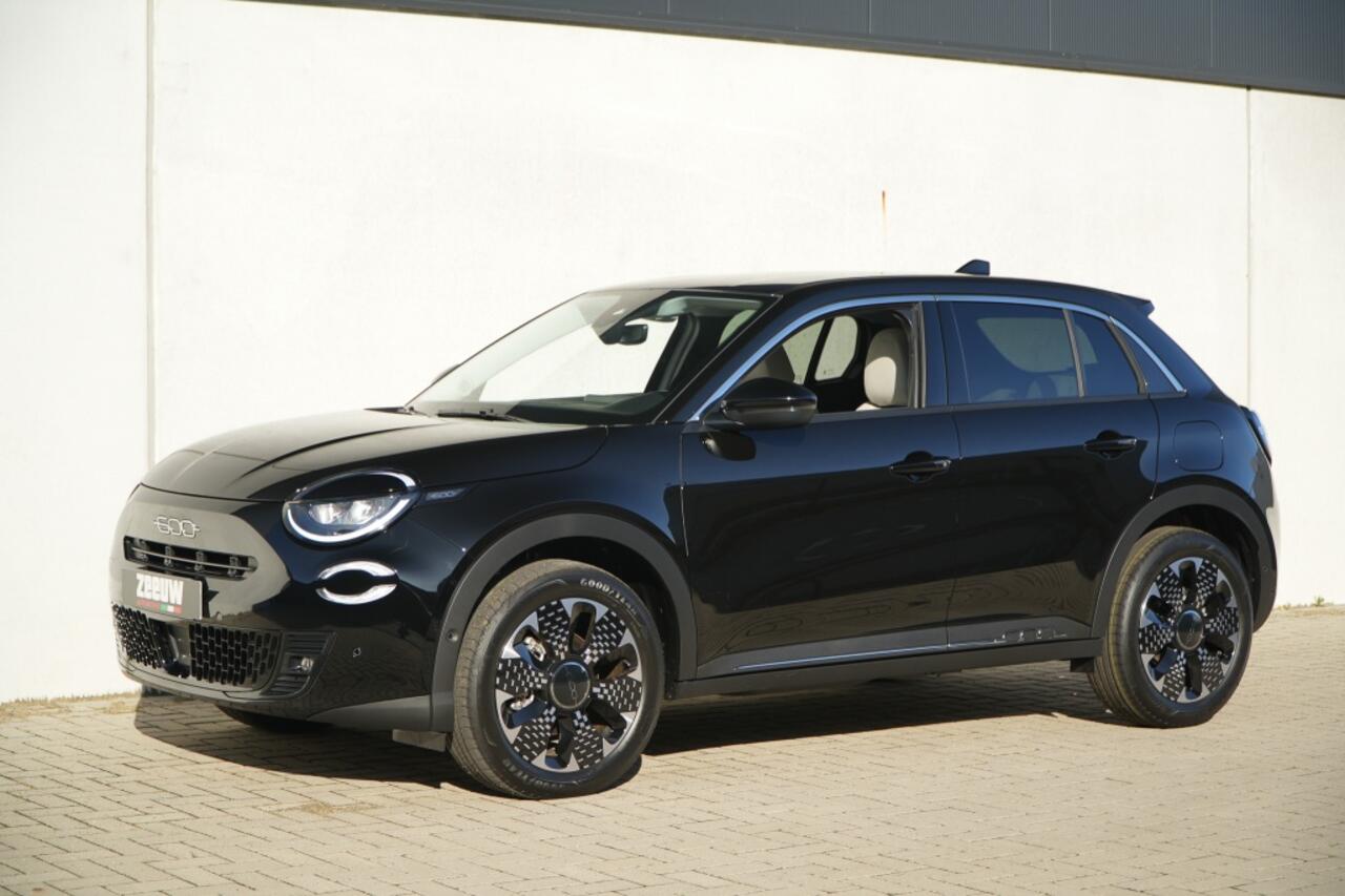 Fiat 600 1.2 Hybrid 145 PK La Prima | Navi | Camera | Carplay