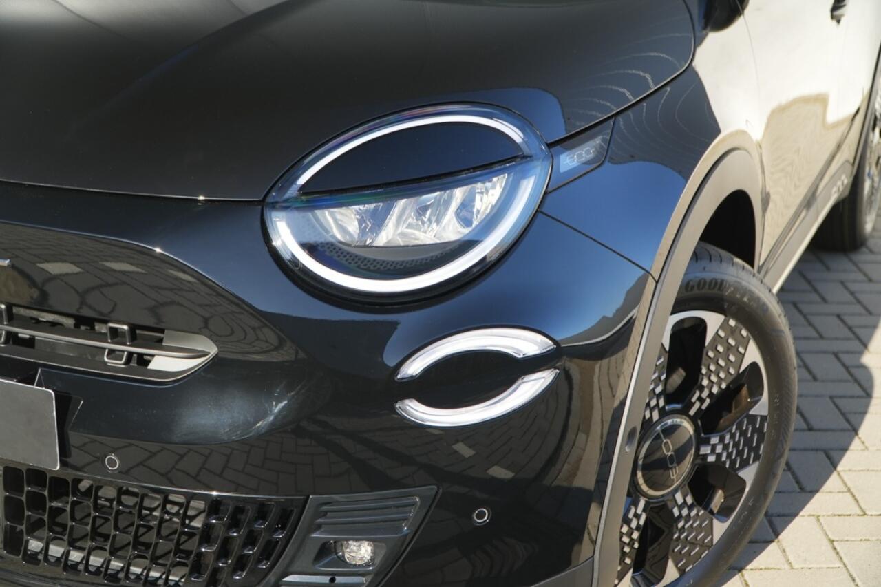 Fiat 600 1.2 Hybrid 145 PK La Prima | Navi | Camera | Carplay