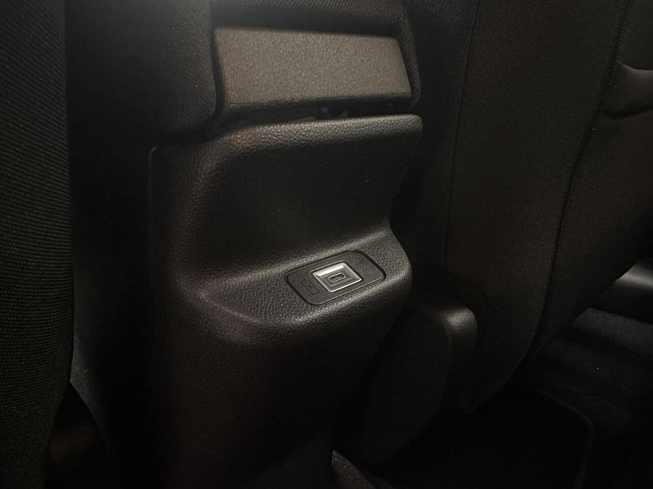 Fiat 600 Urban 1.2 Hybrid 145pk e-DCS6 | 8 JAAR GARANTIE! | APPLE CARPLAY / ANDROID AUTO | CLIMA | PARKEERSENSOREN | ISOFIX |