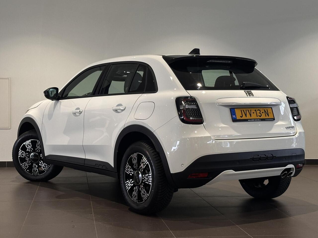 Fiat 600 Urban 1.2 Hybrid 145pk e-DCS6 | 8 JAAR GARANTIE! | APPLE CARPLAY / ANDROID AUTO | CLIMA | PARKEERSENSOREN | ISOFIX |