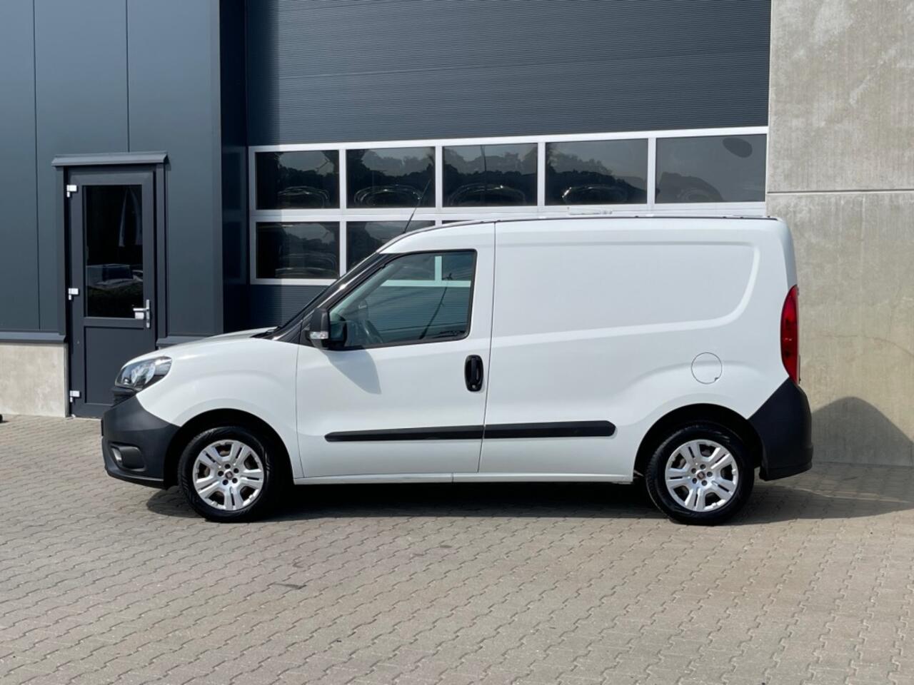 Fiat DOBLO 1.3 MJ L1 Koelbox in laadruimte