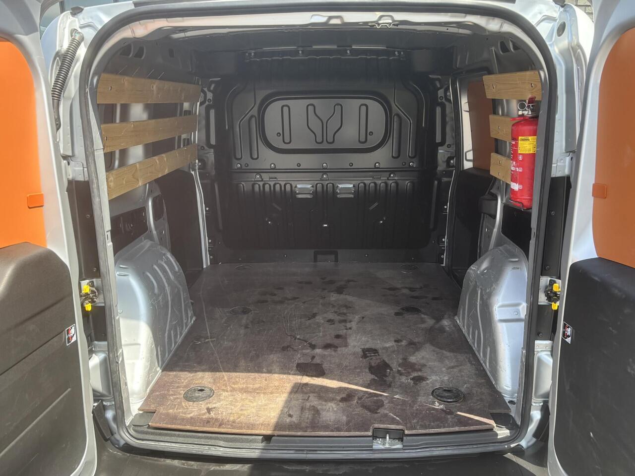 Fiat DOBLO Cargo 1.3 MJ L1H1 SX*AIRCO*NAVI*CRUISE*PDC*BLUETOOTH*