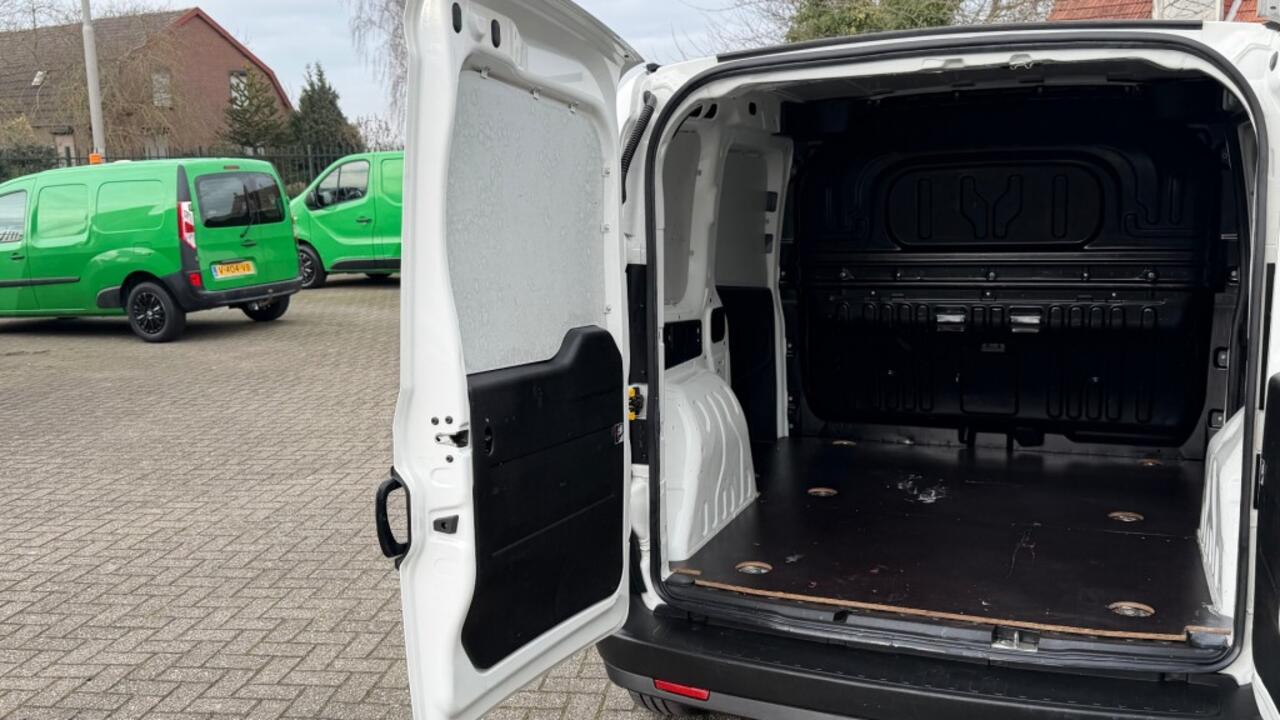 Fiat DOBLO 1.6 MJ 77KW 105PK EURO 6 3 ZITS BIJRIJDERSBANK/ AIRCO/ CRUISE CONTROL/ 100% DEALERONDERHOUDEN