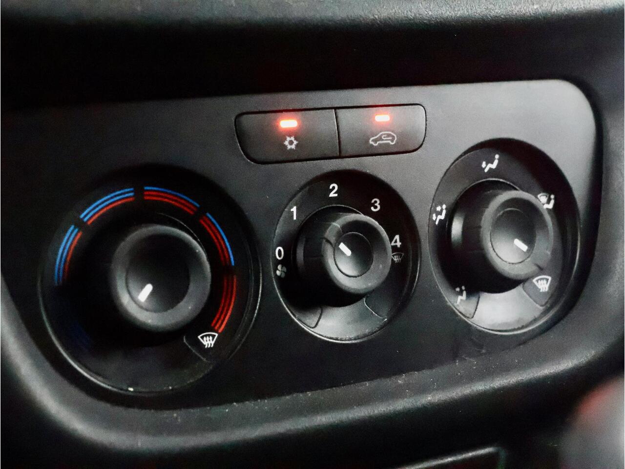 Fiat DOBLO Cargo 1.6 MJ L2H1 S Basis | Airco | Groot scherm | Lang