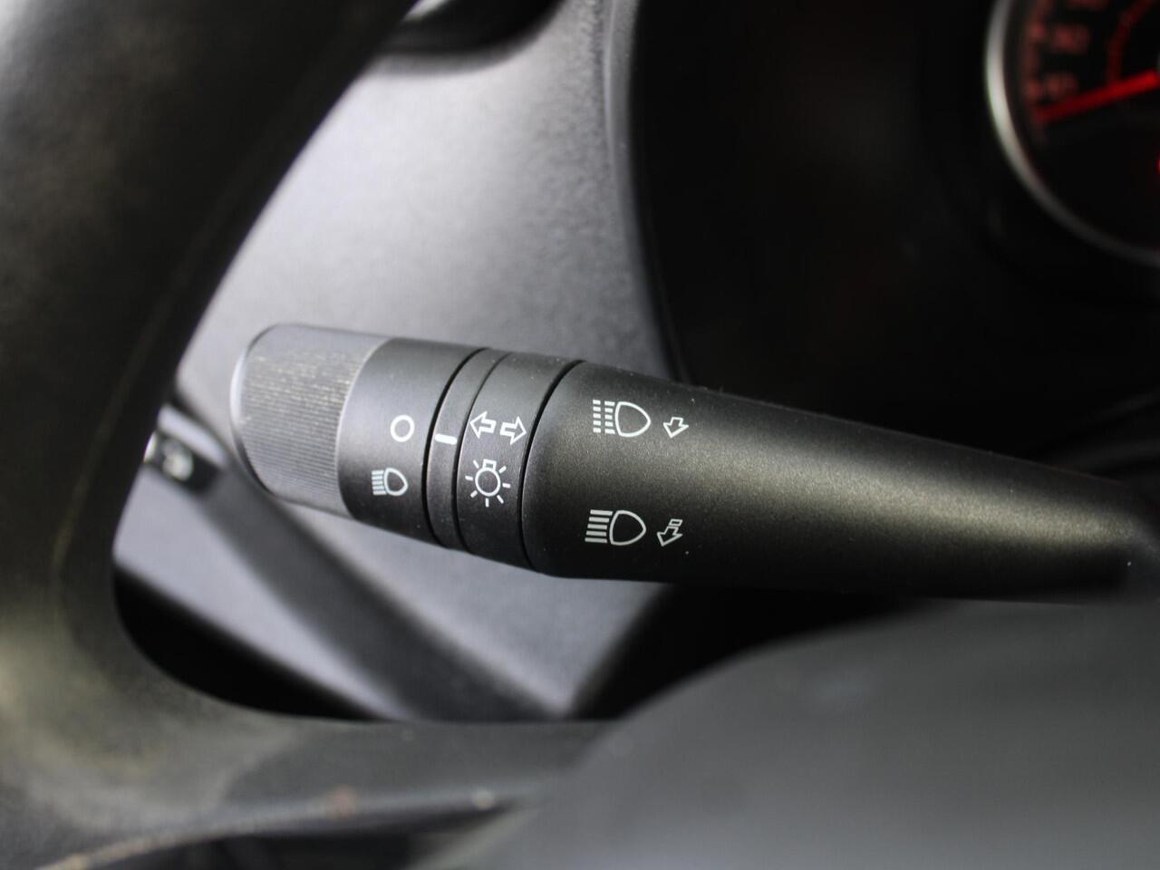 Fiat DOBLO Cargo 1.6 MJ L1H1 S Trekking | Navi | Cruise | Airco | Parkeersensoren achter | Apple Carplay/Android Auto | Dealeronderhouden |