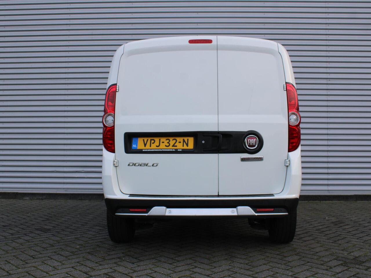 Fiat DOBLO Cargo 1.6 MJ L1H1 S Trekking | Navi | Cruise | Airco | Parkeersensoren achter | Apple Carplay/Android Auto | Dealeronderhouden |