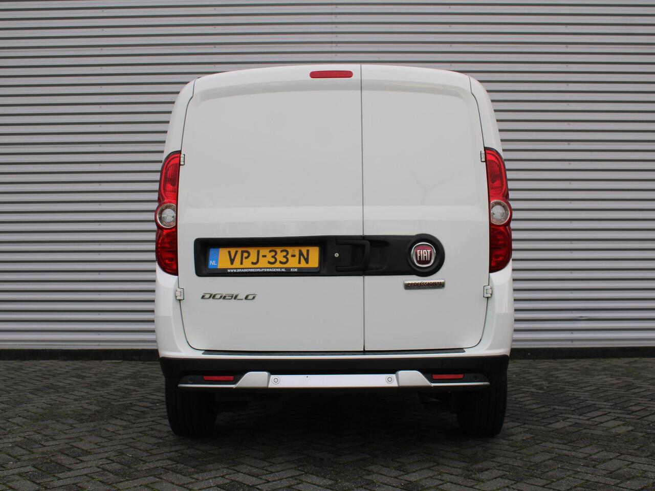 Fiat DOBLO Cargo 1.6 MJ L1H1 S Trekking | Navi | Cruise | Airco | Parkeersensoren achter | Apple Carplay/Android Auto |