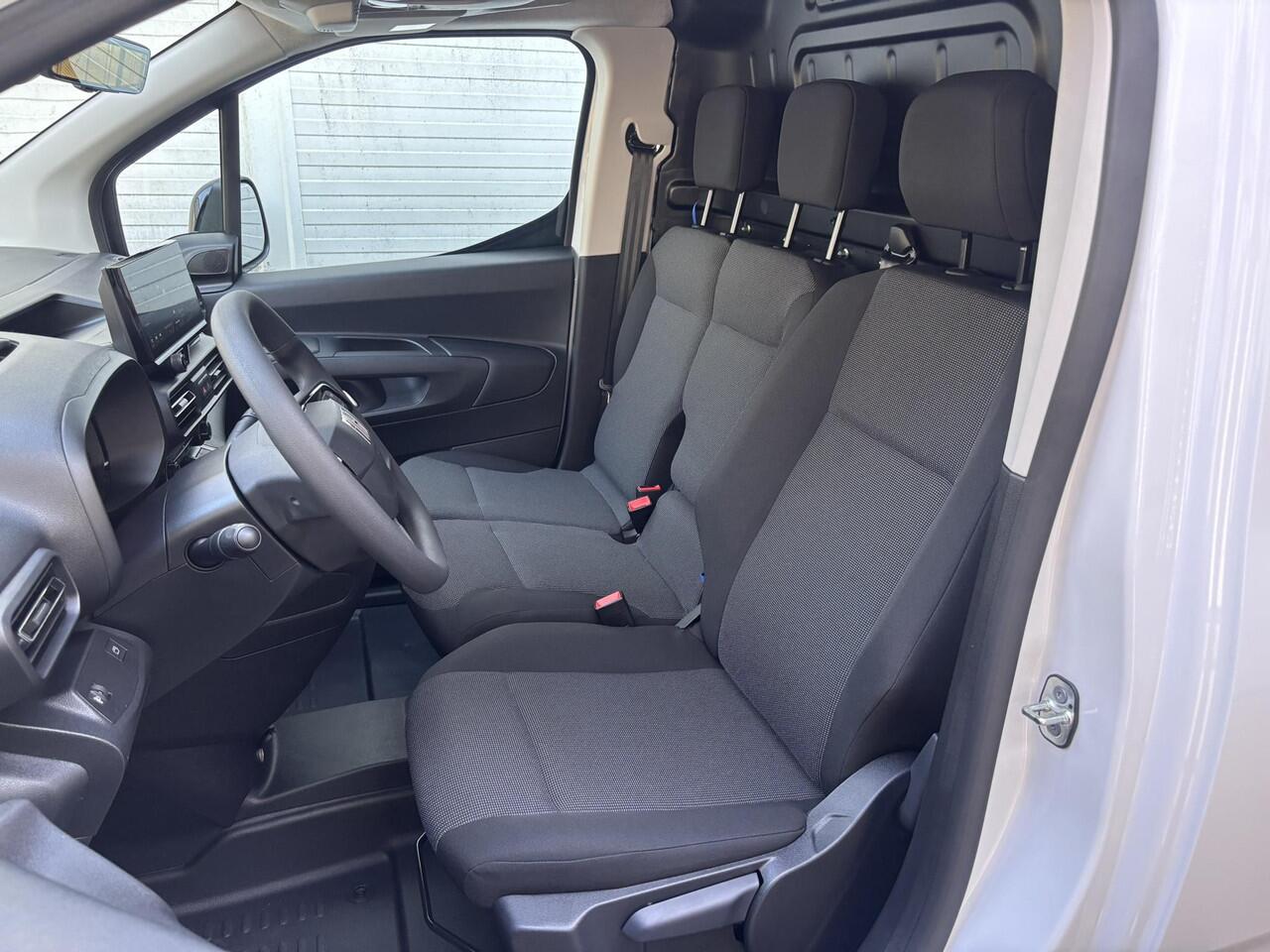 Fiat DOBLO GB L1 1.5 BlueHDi 100pk | GEEN BPM | 3-ZITS| NAVI | APPLE CARPLAY / ANDROID AUTO | DAB+ | CAMERA | DODEHOEKBEW. | PARKEERHULP | COMFORT STOEL | TREKHAAKVOORBEREIDING | RESERVEWIEL | N303724