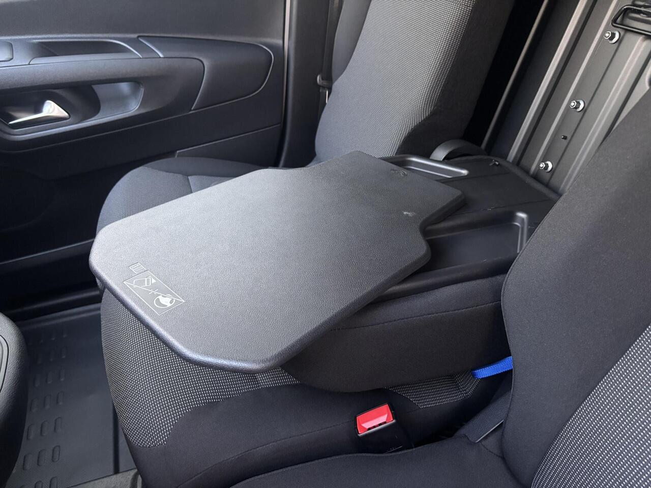 Fiat DOBLO GB L1 1.5 BlueHDi 100pk | GEEN BPM | 3-ZITS| NAVI | APPLE CARPLAY / ANDROID AUTO | DAB+ | CAMERA | DODEHOEKBEW. | PARKEERHULP | COMFORT STOEL | TREKHAAKVOORBEREIDING | RESERVEWIEL | N303724