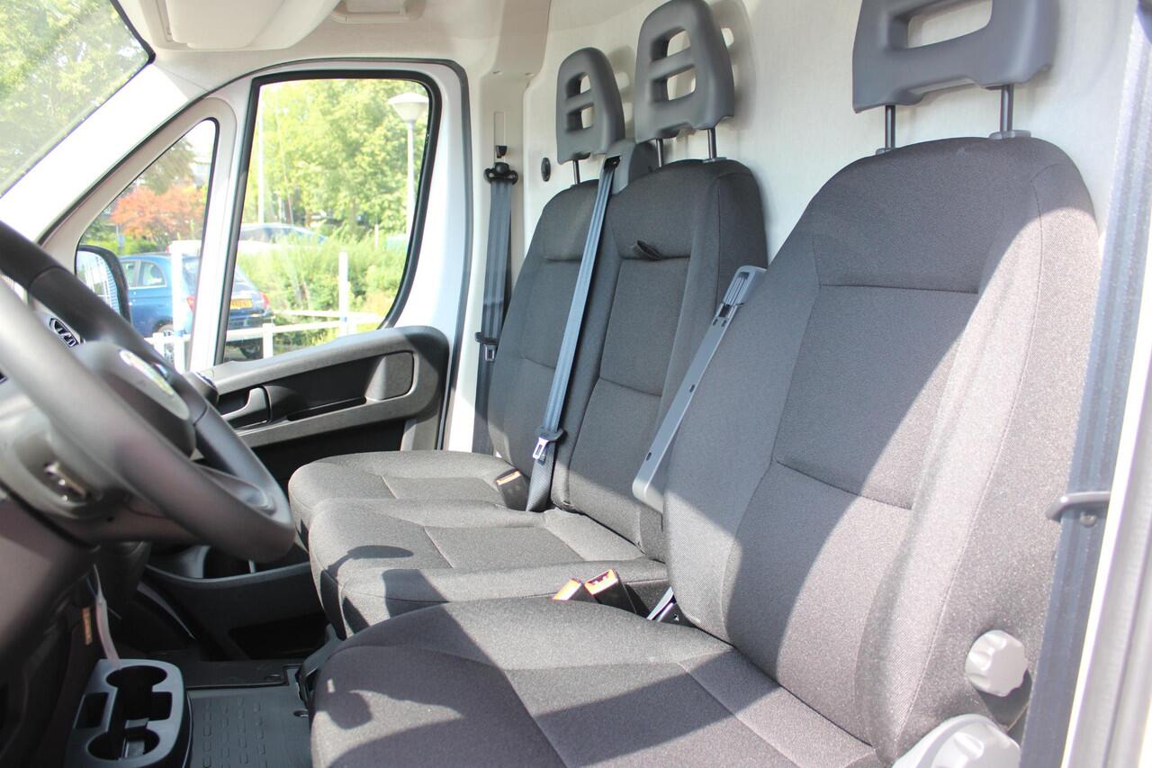 Fiat DUCATO 33 2.2 MultiJet 140PK L3H2 | ACHTERUITRIJ CAMERA | APPLE CARPLAY/ANDROID AUTO | 3-ZITS | CRUISE CONTROL | CLIMATE CONTROL | DAB+ RADIO | NIEUWE BUS! |