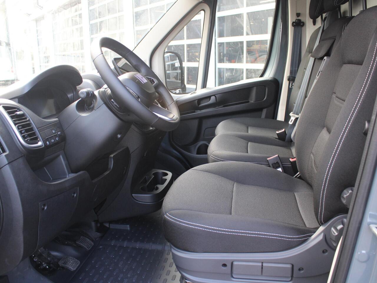 Fiat DUCATO 2.2 MultiJet L3H2 140pk MT 3.3t | 270° | Laadruimte afw. | All Season | Dubbel Veerblad | Clima | Navi | Carplay | Digital Cockpit | Premium | Camera | Beschikbaarheid in overleg !