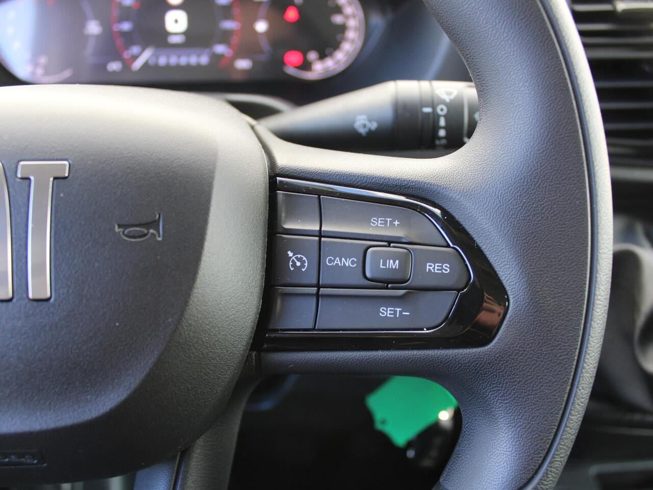 Fiat DUCATO 2.2 MultiJet 120 S&S L2H2 3.0t | Airco | Cruise | Camera | Navi | 3 zits | Schuifdeur rechts |