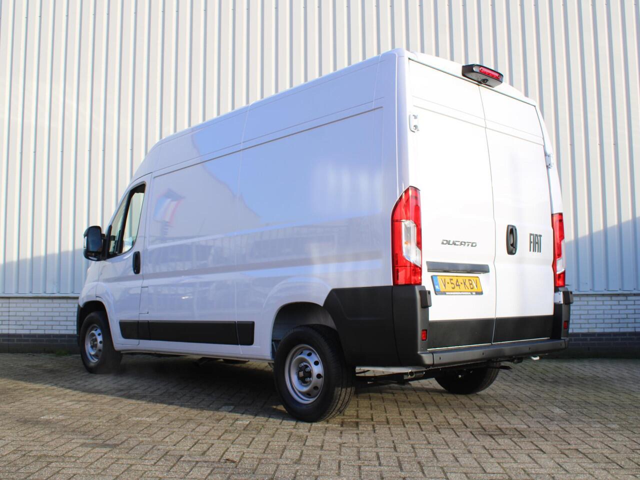 Fiat DUCATO 2.2 MultiJet 120 S&S L2H2 3.0t | Airco | Cruise | Camera | Navi | 3 zits | Schuifdeur rechts |