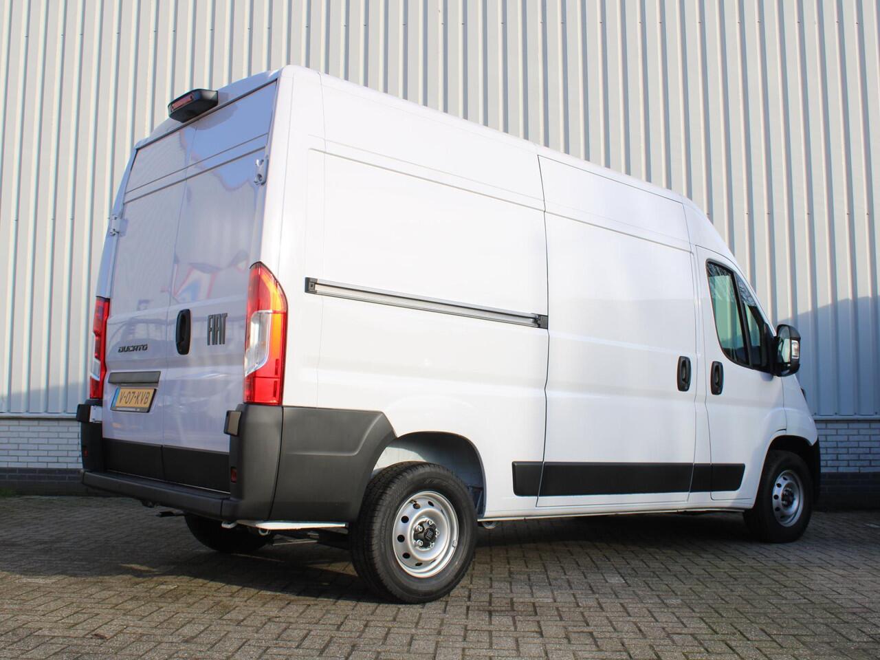 Fiat DUCATO 2.2 MultiJet 120 S&S L2H2 3.0t | Camera | Airco | Cruise | Navi | Schuifdeur rechts | PDC |