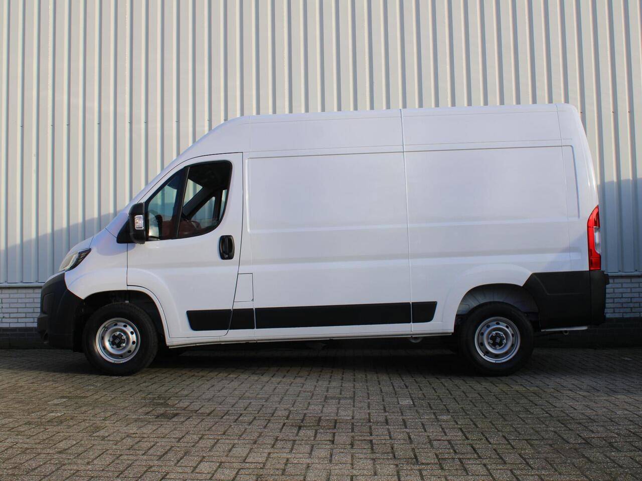 Fiat DUCATO 2.2 MultiJet 120 S&S L2H2 3.0t | Camera | Airco | Cruise | Navi | Schuifdeur rechts | PDC |
