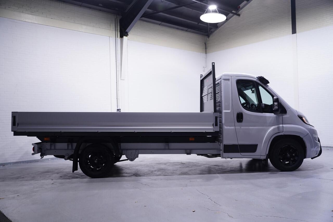 Fiat DUCATO 2.2 MJet 140 pk L4 Black&White Edition Pick Up /Open Laadbak Airco, Cruise Control, 3-Zits, LxBxH 420x202x40 cm, BPM vrij