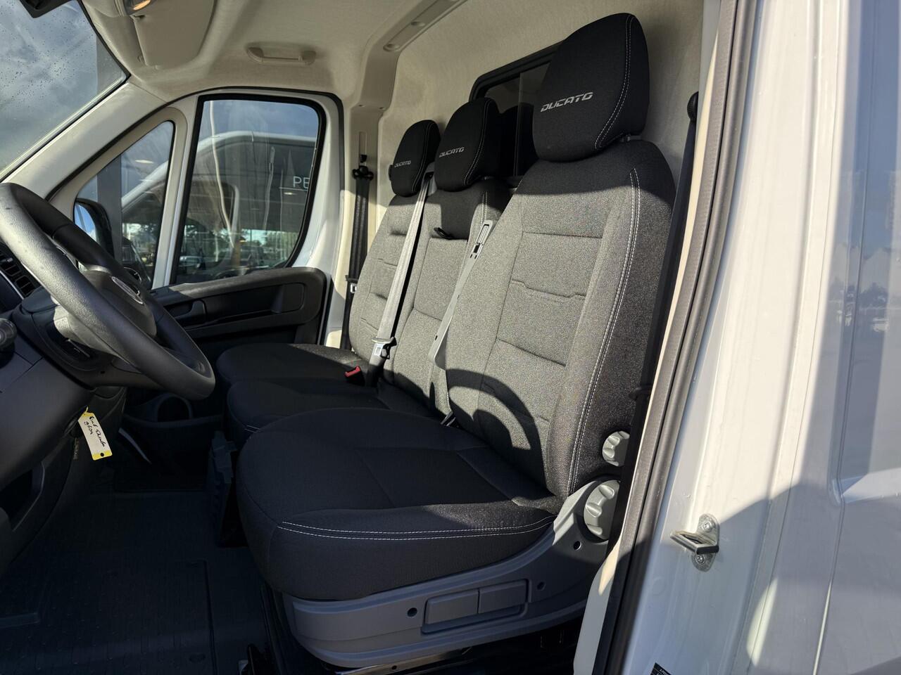 Fiat DUCATO 35 2.2D 180PK MultiJet L2H2 | AUTOMAAT | VOORRAAD | Verzwaarde vering | Luxe tussenwand | Comfort bestuurderstoel | All season banden | Bluetooth | Airco