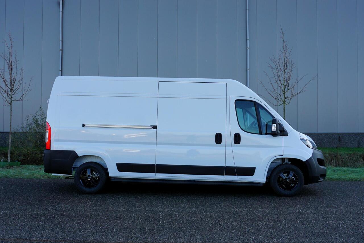 Fiat DUCATO 2.2 MultiJet 140 L3H2 3.5t |Garantie tot 2028 |Trekhaak |3500 KG |Nieuw |Camera |Cruise |Navi |Climate control |Groot scherm |Dode-hoek assistent