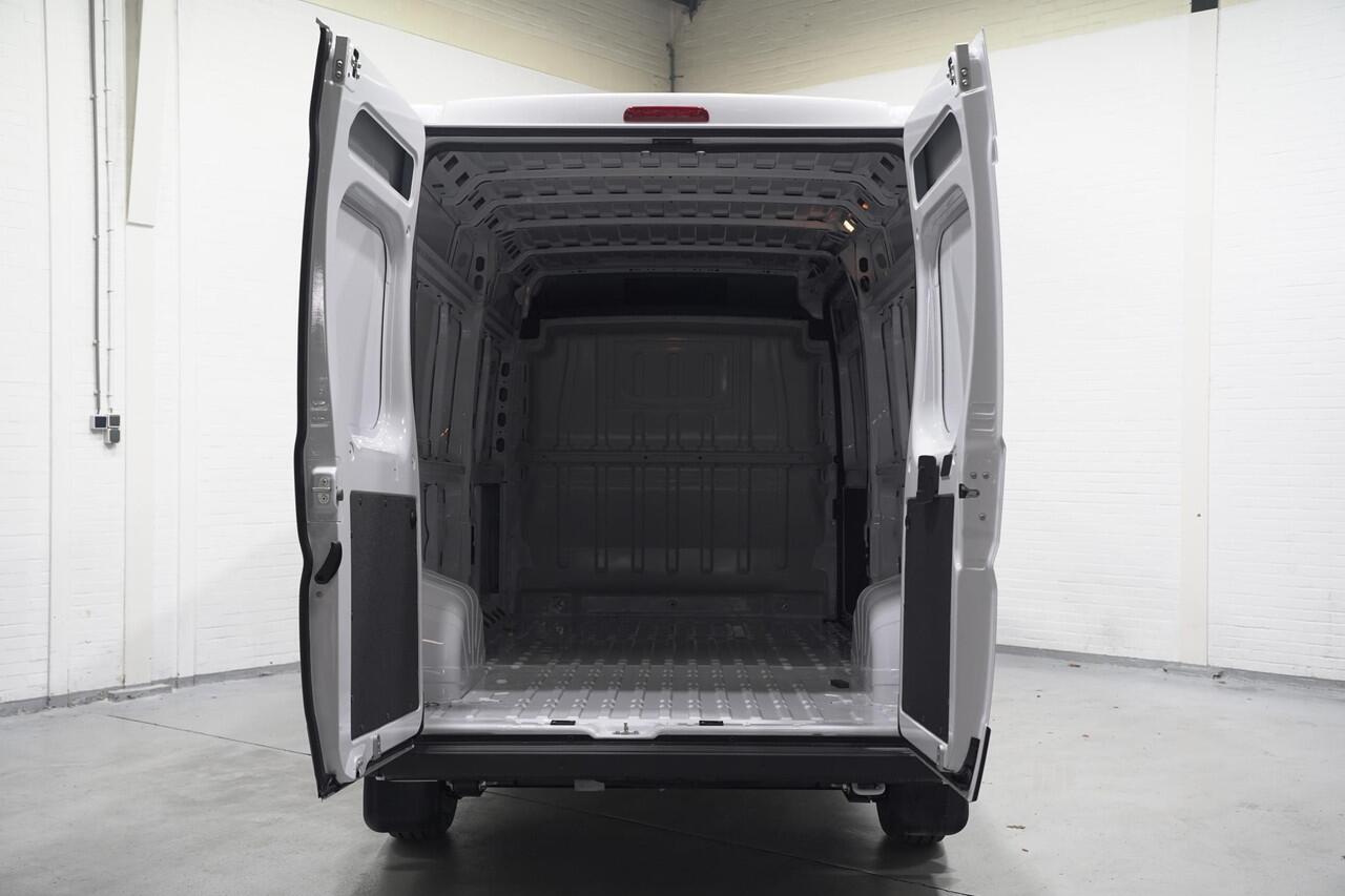 Fiat DUCATO 2.2 MultiJet 140 pk L3H2 13m3 BPM vrij Airco, Cruise Control, Multistuur, PDC achter, 3-Zits