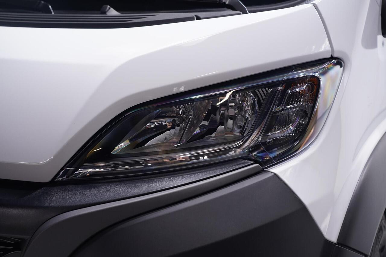 Fiat DUCATO 2.2 Mjet 140 pk Dubbel Cabine 7p Pick Up / Open Laadbak Airco, Cruise Control, LxBxH 330x202x40 cm, Nieuw