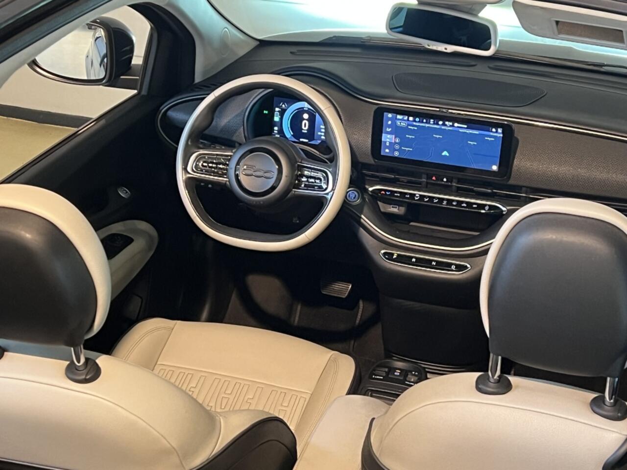 Fiat E-500 Cabrio La Prima 42 kWh * 12 mnd BOVAG garantie * RIJKLAARPRIJS !