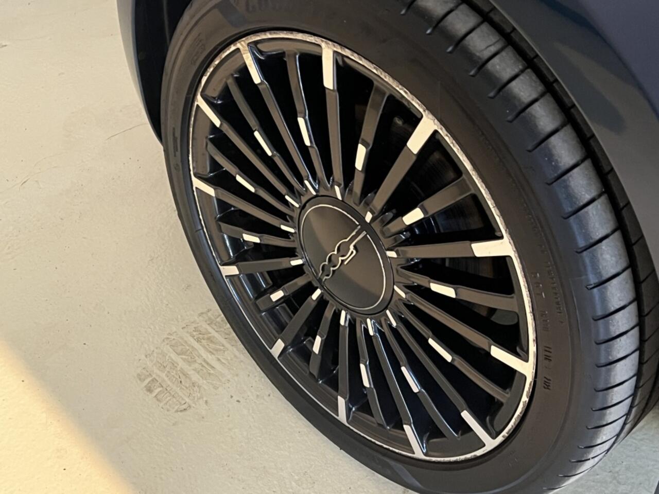 Fiat E-500 Cabrio La Prima 42 kWh * 12 mnd BOVAG garantie * RIJKLAARPRIJS !