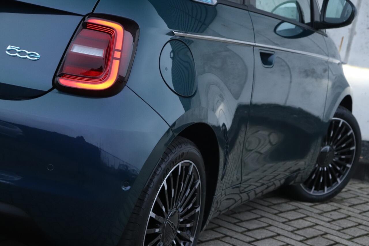 Fiat E-500 Cabrio La Prima 42 kWh | Technology | Navi | Camera | 17"