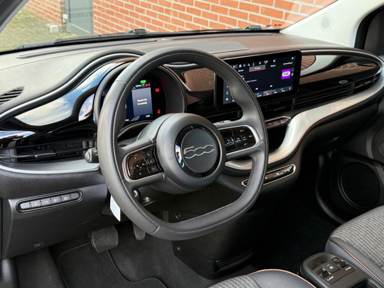 Fiat E-500 ICON 42 KWH SOH 95% CARPLAY CRUISE NAVI PDC LMV LED