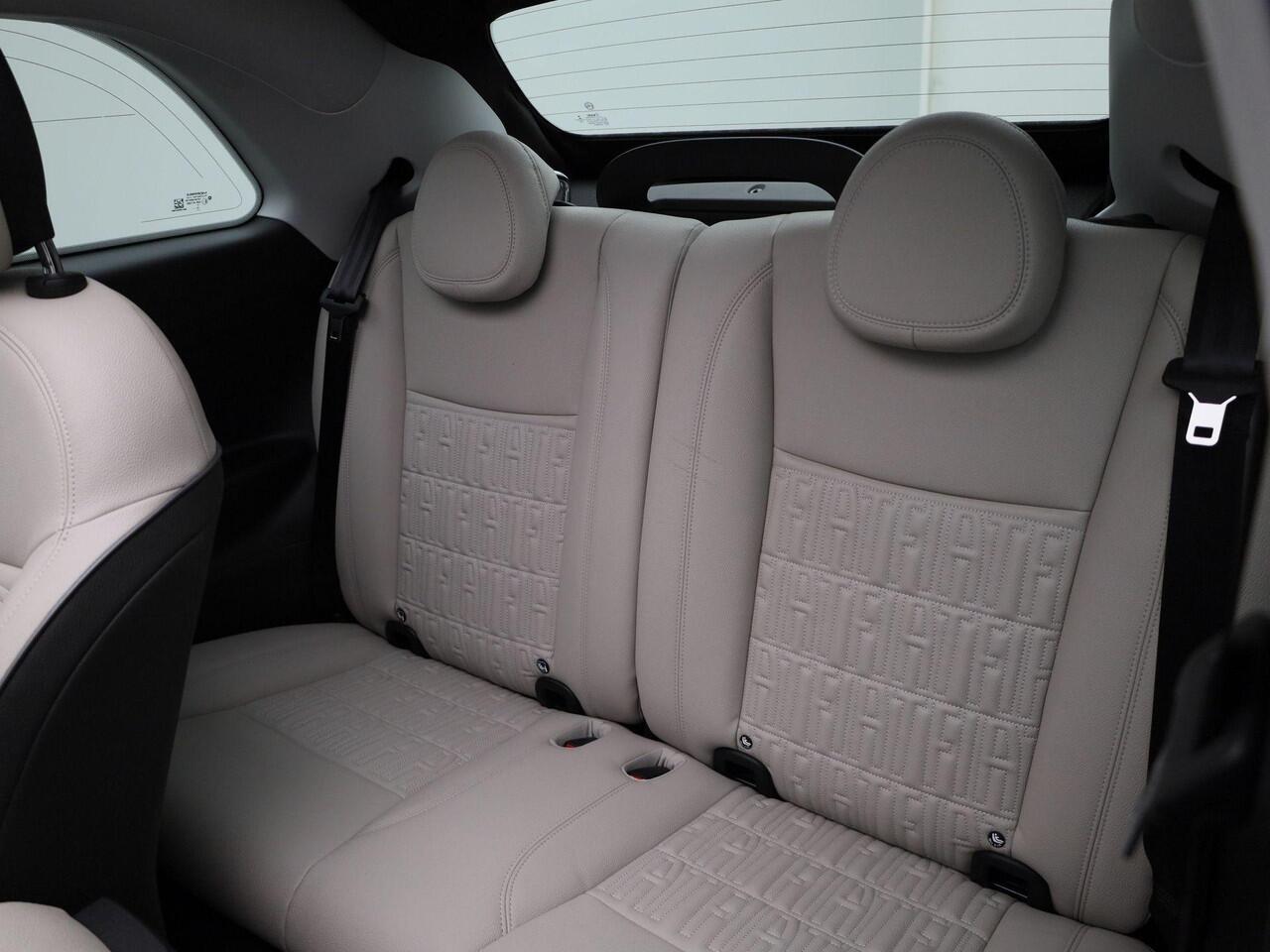 Fiat E-500 C La Prima 118Pk 42 kWh | Cabrio | Android & Apple Carplay | Climate & Cruise Control | Stoelverwarming | Navigatie | Dodenhoekdetectie