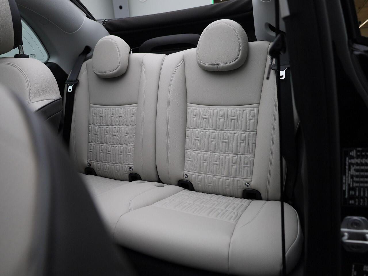 Fiat E-500 C La Prima 42 kWh 119PK | Navigatie | Lederen Bekleding | Digital Cockpit | Achteruitrijcamera | Apple CarPlay & Android Auto