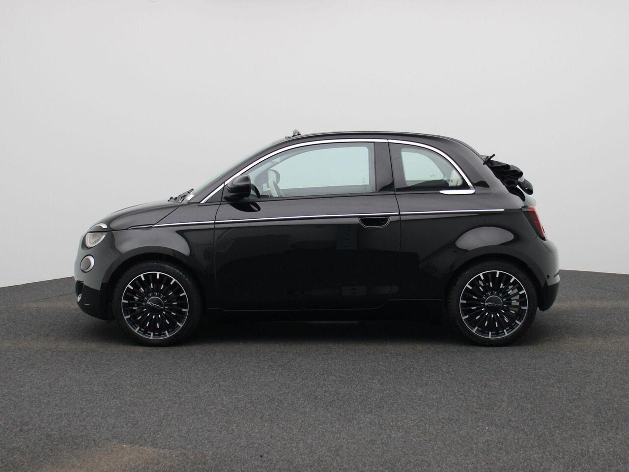 Fiat E-500 C La Prima 42 kWh 119PK | Navigatie | Lederen Bekleding | Digital Cockpit | Achteruitrijcamera | Apple CarPlay & Android Auto