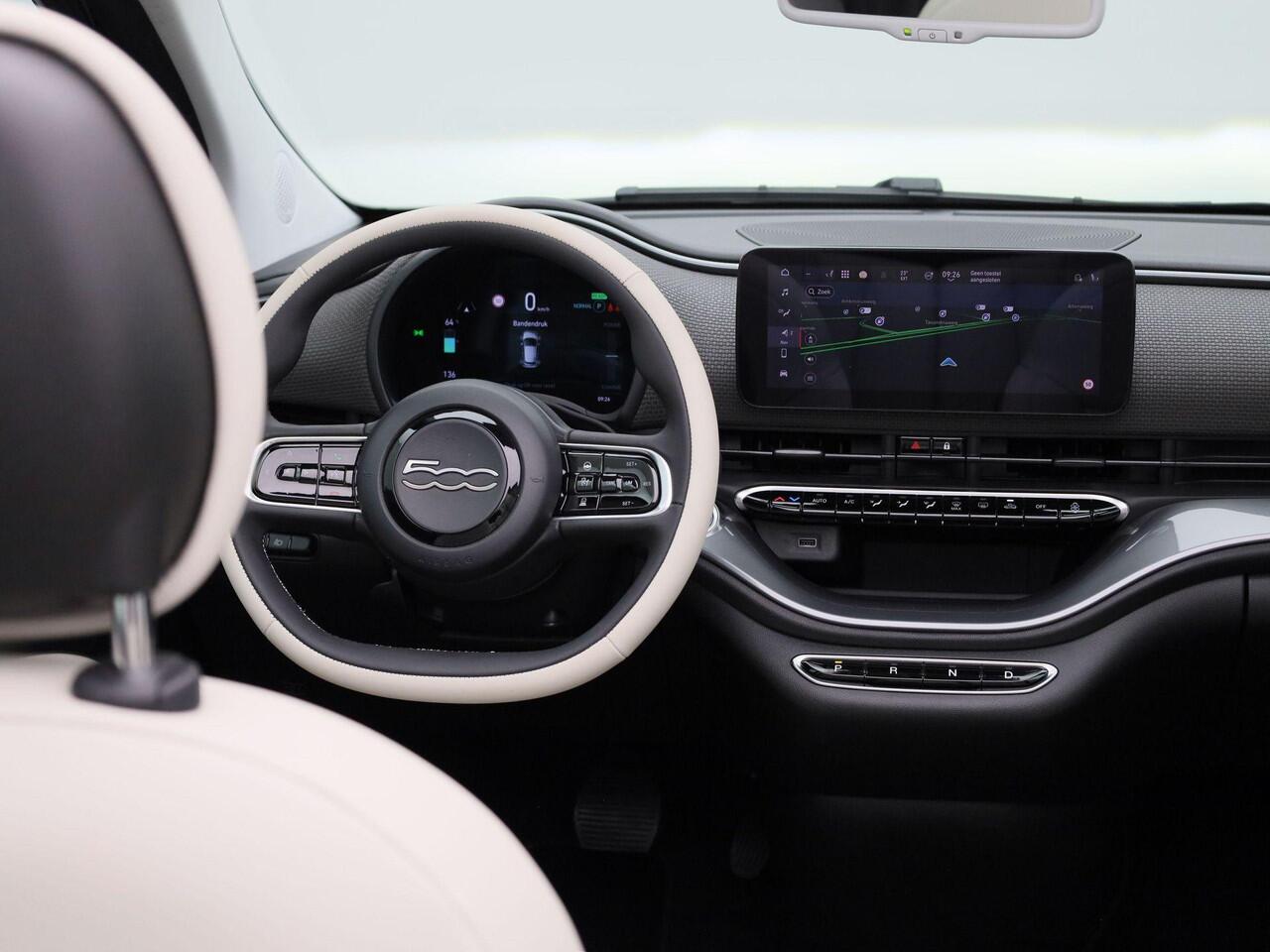 Fiat E-500 C La Prima 42 kWh 119PK | Navigatie | Lederen Bekleding | Digital Cockpit | Achteruitrijcamera | Apple CarPlay & Android Auto