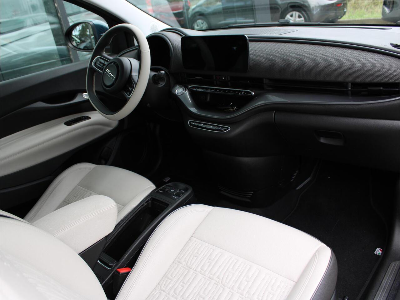 Fiat E-500 3+1 La Prima 42 kWh | Navi / Carplay / Leder